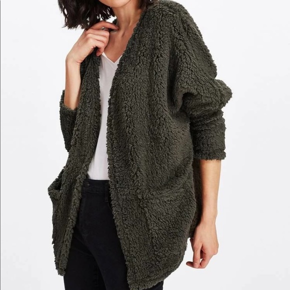 ✨ SALE Open Lay Teddy Cardigan w Pockets - Picture 5 of 6